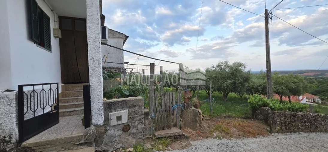 Moradia T3 para Venda em Mogadouro, Valverde, Vale de Porco e Vilar de Rei Foto 1