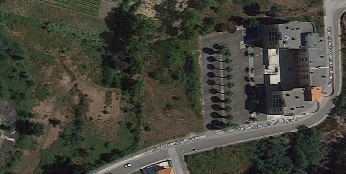 Terreno para Venda em Santa Comba Dão e Couto do Mosteiro Foto 1