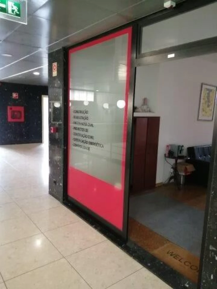 Loja para Venda em Gondomar (São Cosme), Valbom e Jovim Foto 2