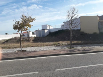 Terreno para Venda em Achete, Azoia de Baixo e Póvoa de Santarém