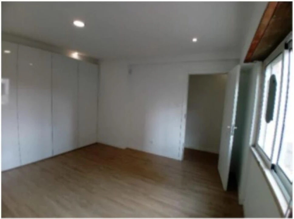 Apartamento T3 para Venda em Ramada e Caneças Foto 2