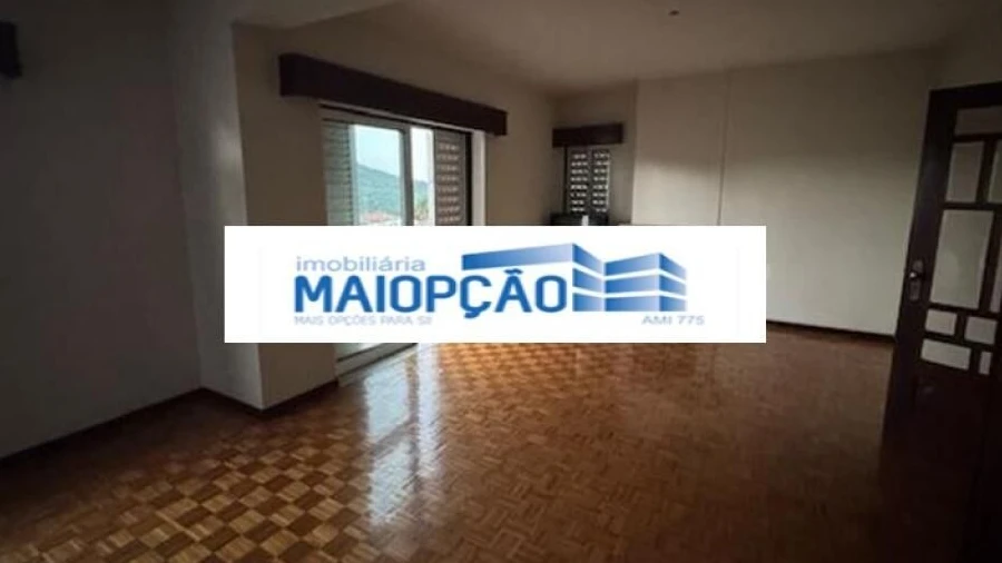 Moradia T4 para Venda em Sernancelhe e Sarzeda