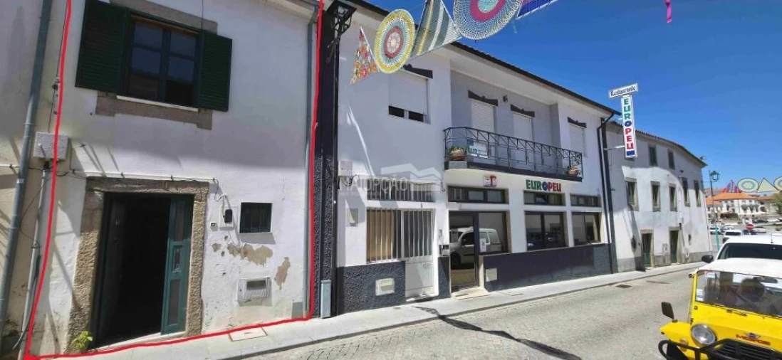 Moradia T3 para Venda em Mogadouro, Valverde, Vale de Porco e Vilar de Rei Foto 1