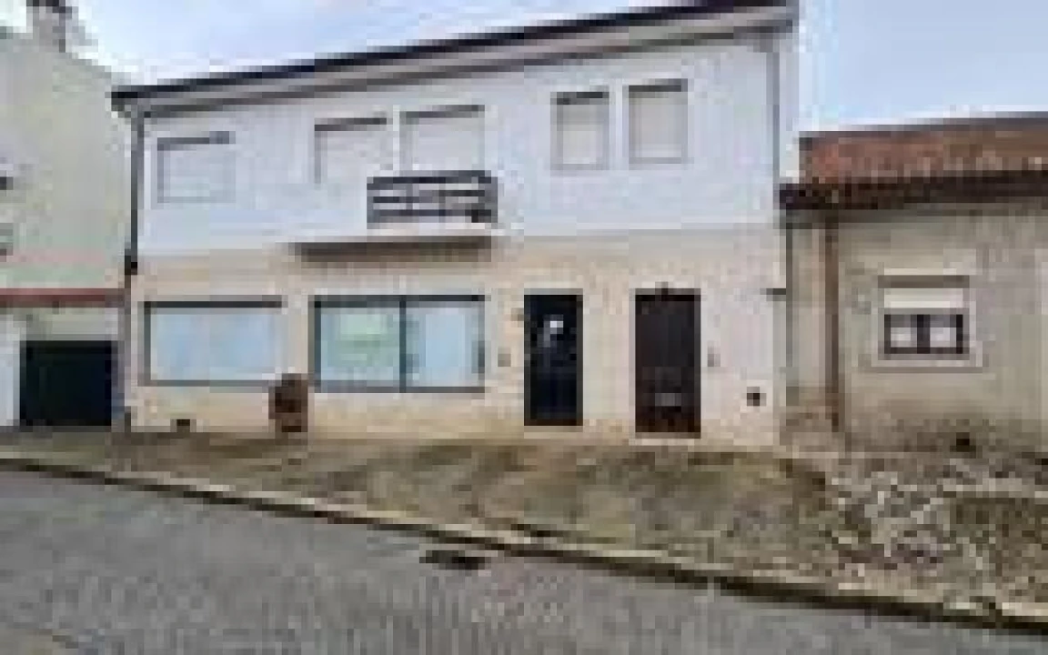 Loja para Venda em Freixo de Espada a Cinta e Mazouco Foto 1