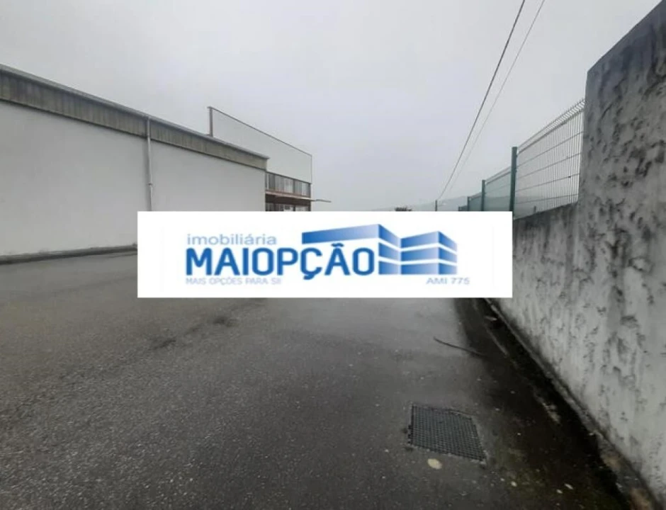 Armazém para Venda em Oliveira de Frades, Souto de Lafões e Sejães Foto 1