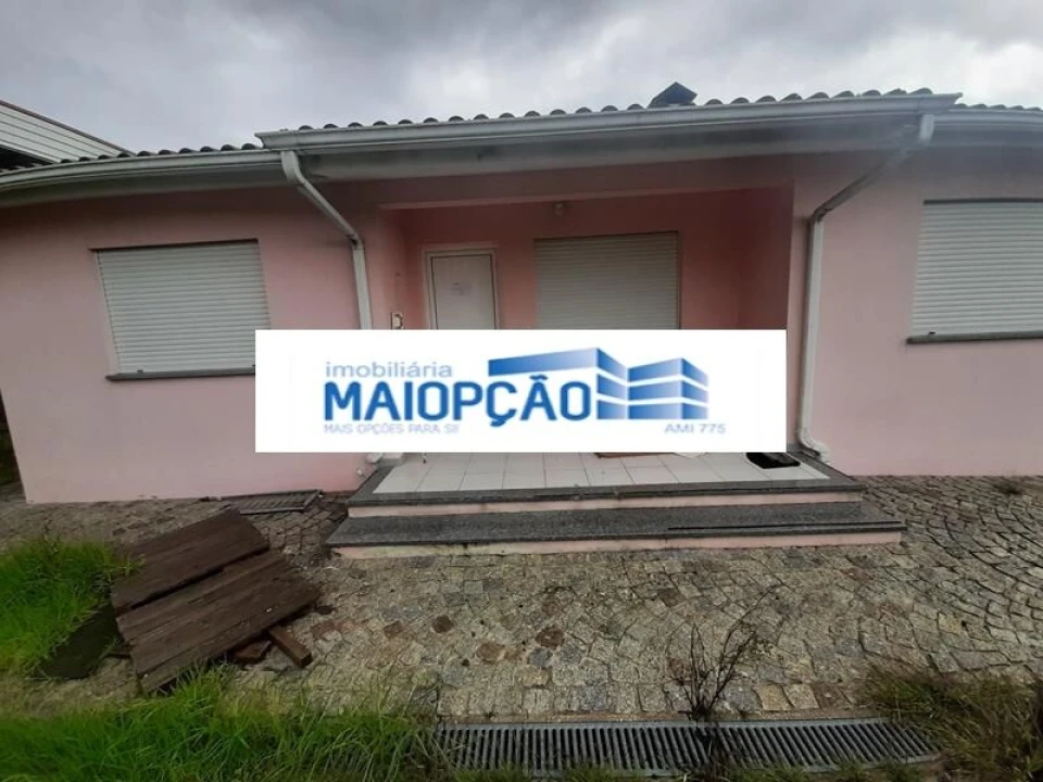 Moradia T2 para Venda em Oliveira de Frades, Souto de Lafões e Sejães Foto 3