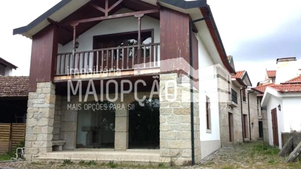 Prédio para Venda em Santa Cruz da Trapa e São Cristóvão de Lafões Foto 3