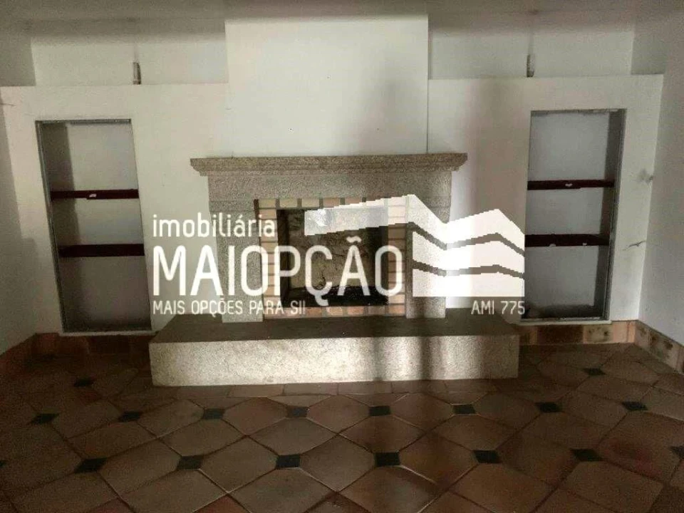 Prédio para Venda em Santa Cruz da Trapa e São Cristóvão de Lafões Foto 9