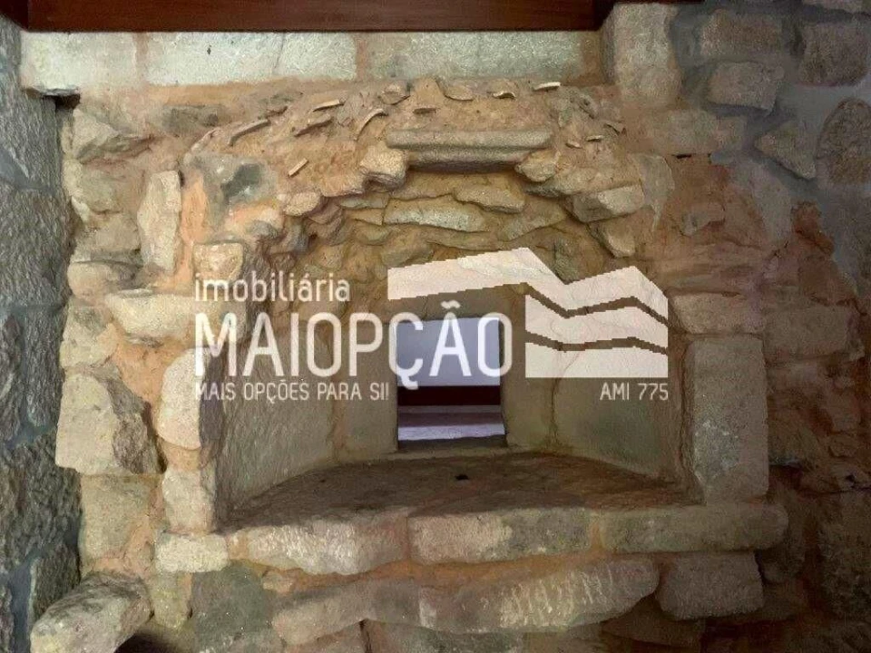 Prédio para Venda em Santa Cruz da Trapa e São Cristóvão de Lafões Foto 18