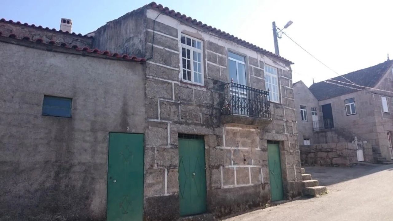 Moradia T1 para Venda em São Pedro e Santa Maria e Vila Boa do Mondego Foto 1