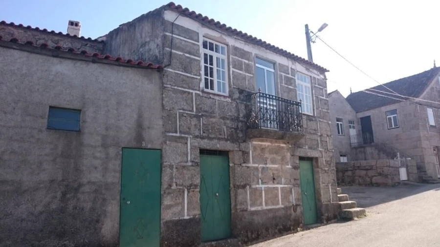Moradia T1 para Venda em São Pedro e Santa Maria e Vila Boa do Mondego Foto 1
