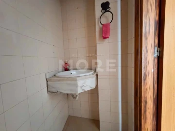 Loja para Venda em Évora (São Mamede, Sé, São Pedro e Santo Antão)