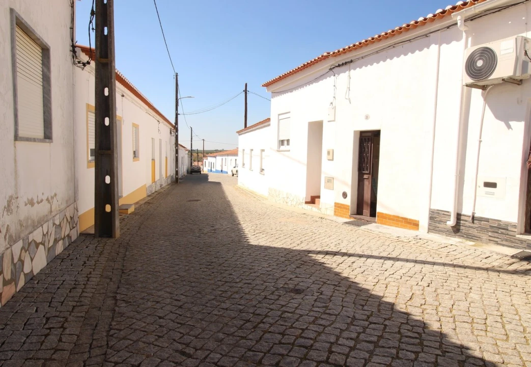 Moradia T2 para Venda em Santa Vitória e Mombeja Foto 1