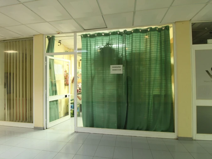 Loja para Venda em Lagoa e Carvoeiro Foto 4