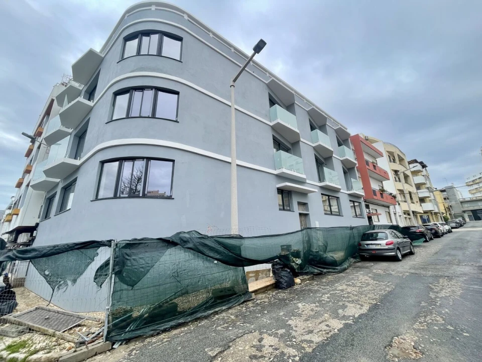 Prédio para Venda em Faro (Sé e São Pedro) Foto 12