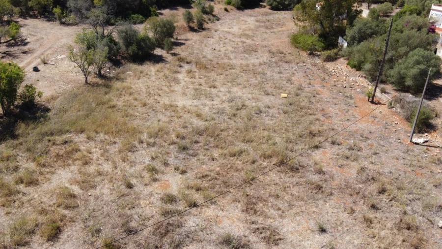 Terreno para Venda em Estômbar e Parchal Foto 2