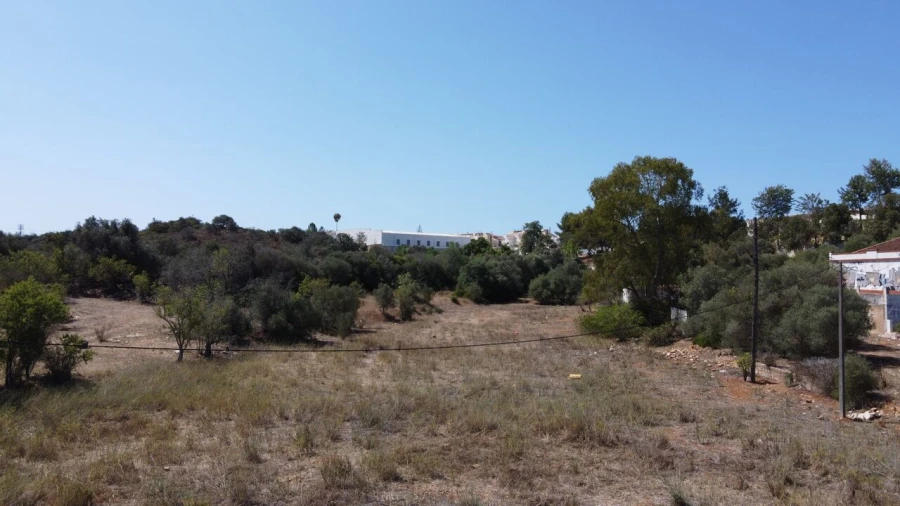 Terreno para Venda em Estômbar e Parchal Foto 4