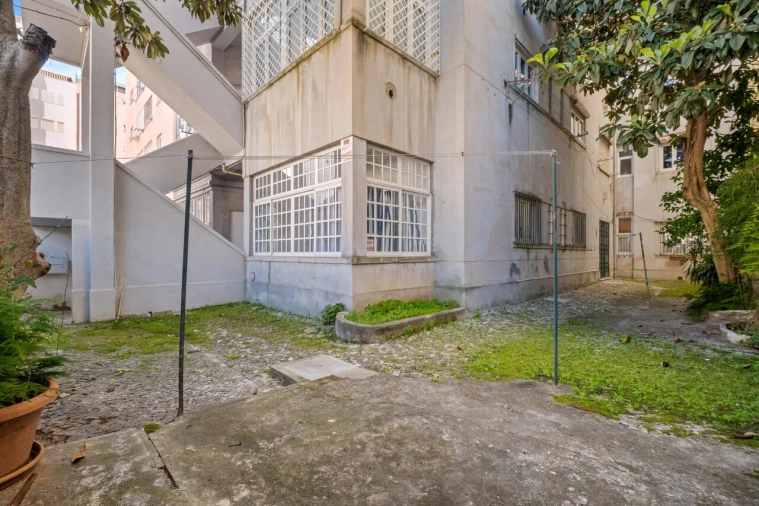 Apartamento T3 para Venda em Areeiro Foto 24