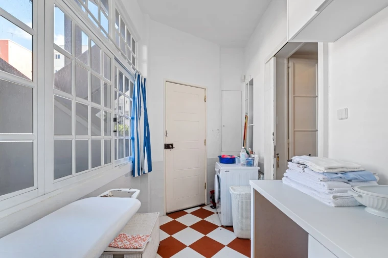 Apartamento T3 para Venda em Areeiro Foto 25