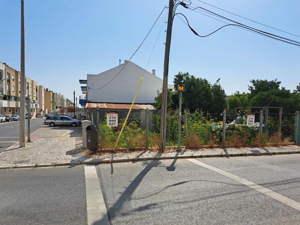 Terreno para Venda em Baixa da Banheira e Vale da Amoreira Foto 2