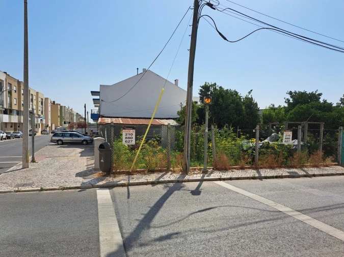 Terreno para Venda em Baixa da Banheira e Vale da Amoreira Foto 2