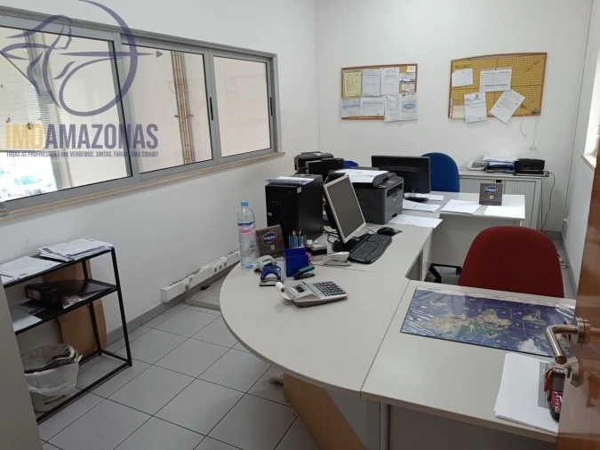 Armazém para Venda em Estômbar e Parchal Foto 12