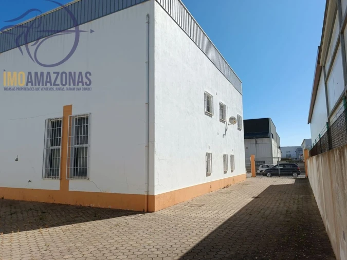 Armazém para Venda em Estômbar e Parchal Foto 4