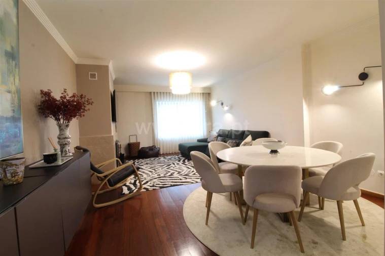 Apartamento T2 para Venda em Mafamude e Vilar do Paraíso Foto 2