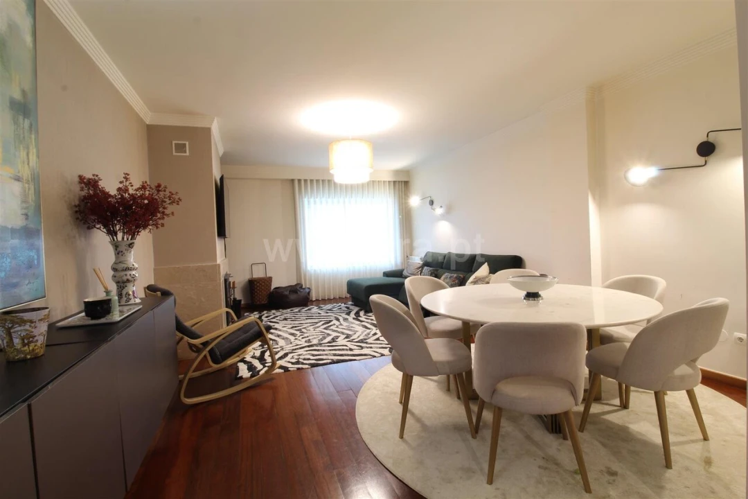 Apartamento T2 para Venda em Mafamude e Vilar do Paraíso Foto 2