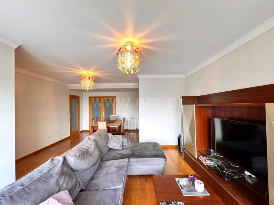 Apartamento T3 para Venda em Mafamude e Vilar do Paraíso Foto 17