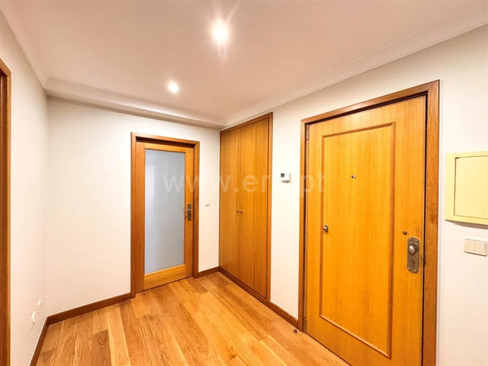 Apartamento T3 para Venda em Mafamude e Vilar do Paraíso Foto 12