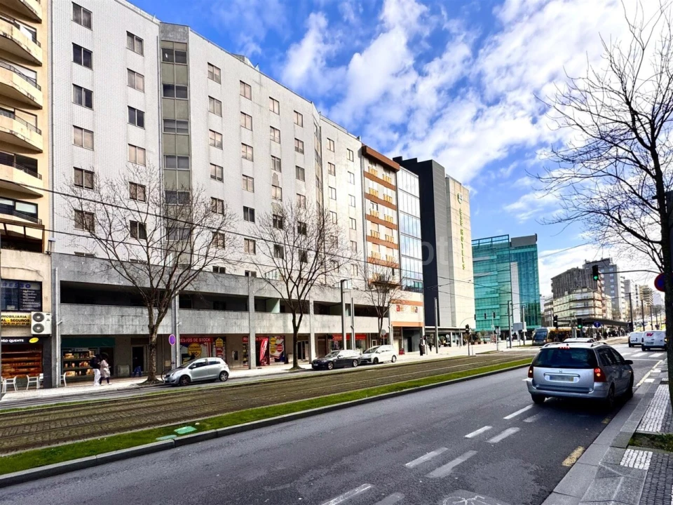 Apartamento T3 para Venda em Mafamude e Vilar do Paraíso Foto 1