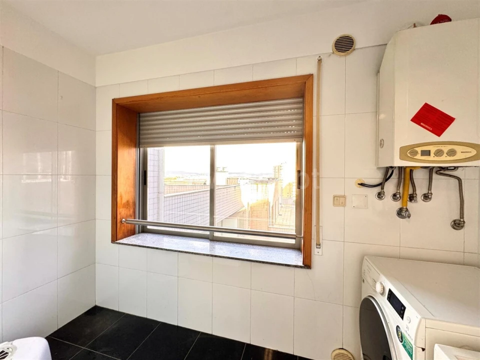 Apartamento T3 para Venda em Mafamude e Vilar do Paraíso Foto 15