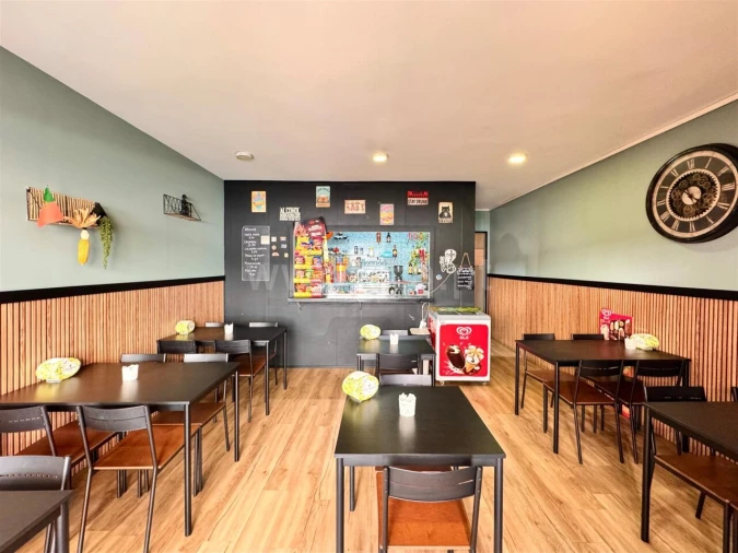 Loja para Trespasse em Oliveira do Douro Foto 1