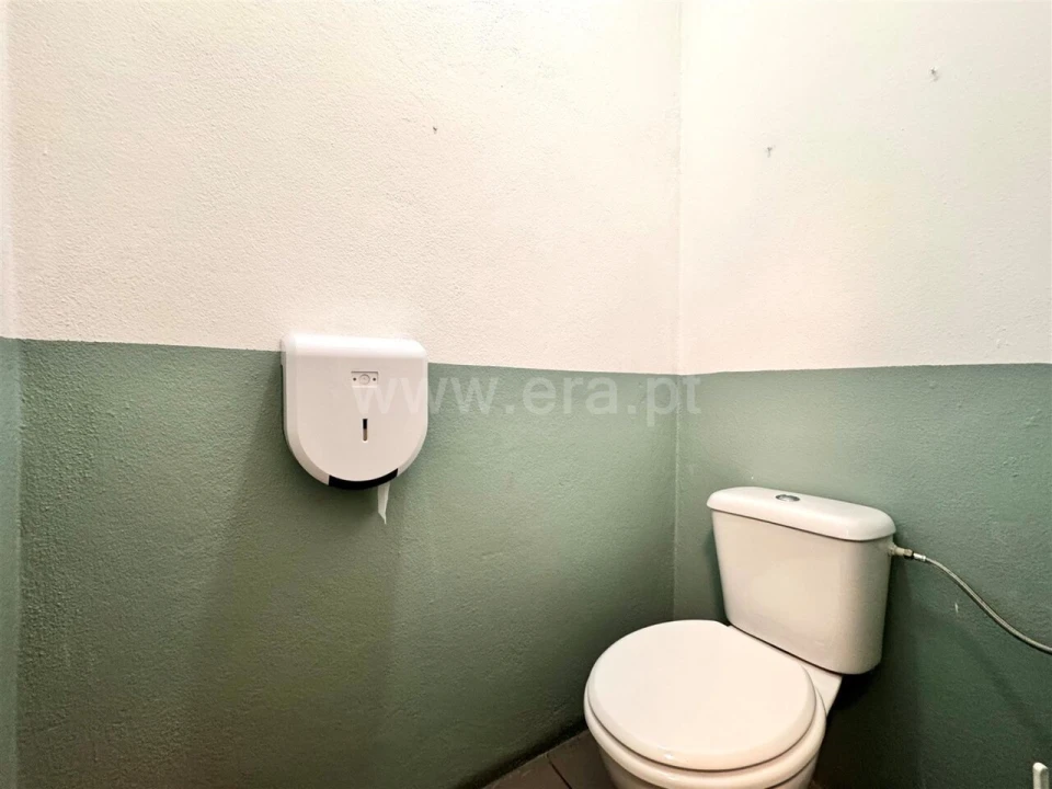Loja para Trespasse em Oliveira do Douro Foto 5