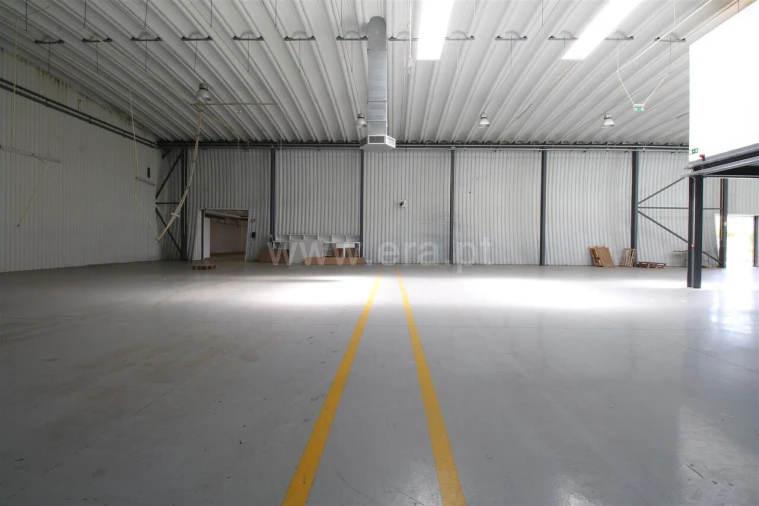 Armazém para Venda em Raiva, Pedorido e Paraíso Foto 4