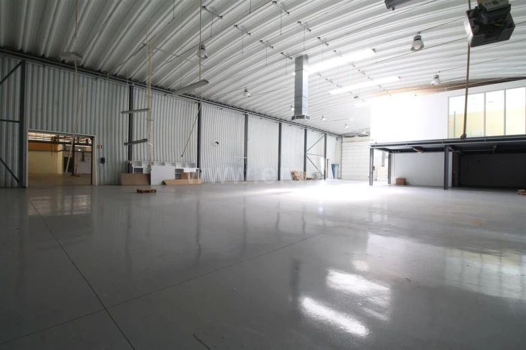 Armazém para Venda em Raiva, Pedorido e Paraíso Foto 5