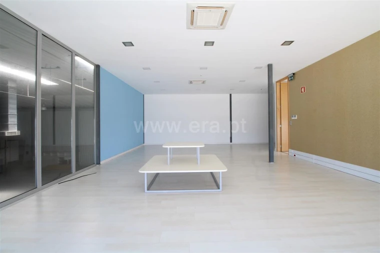 Armazém para Venda em Raiva, Pedorido e Paraíso Foto 19