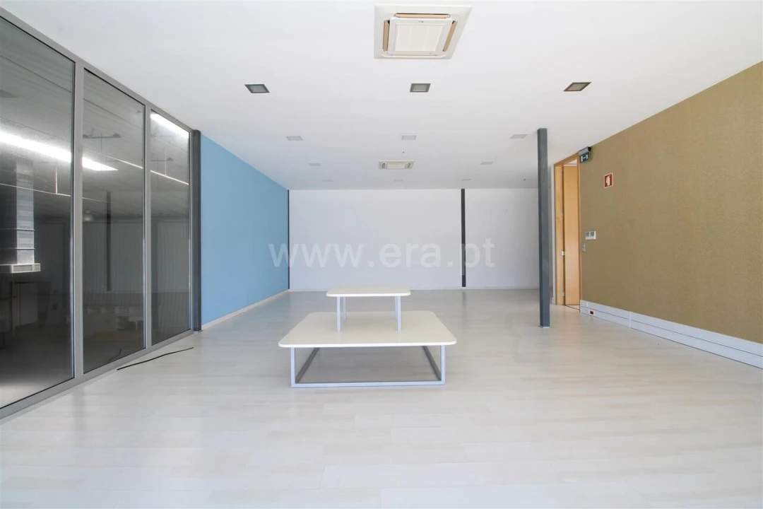 Armazém para Venda em Raiva, Pedorido e Paraíso Foto 19