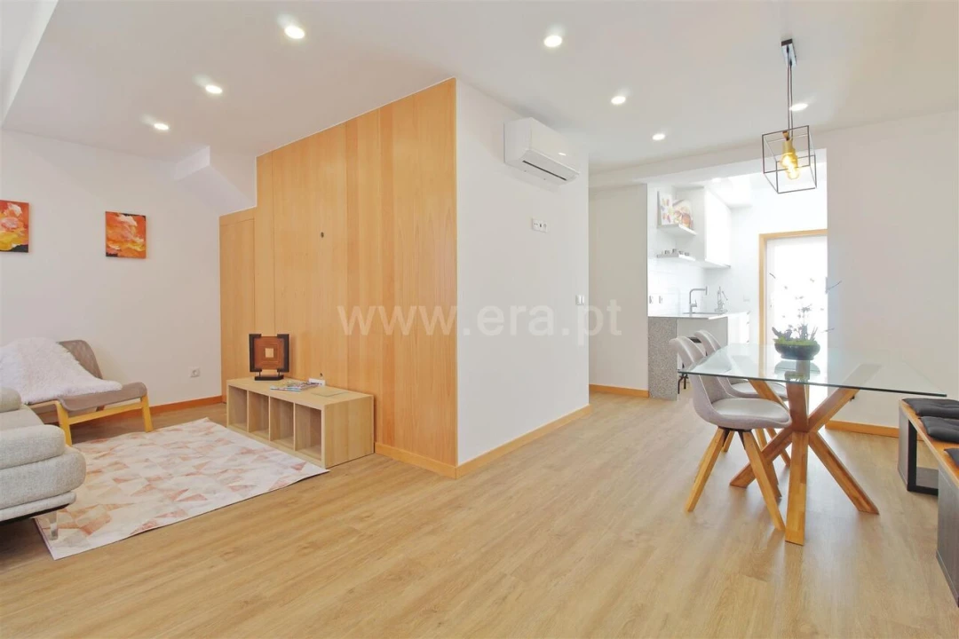 Moradia T2 para Venda em Mafamude e Vilar do Paraíso Foto 1