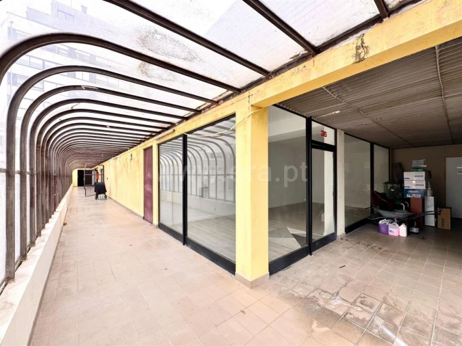 Loja para Venda em Santa Marinha e São Pedro da Afurada Foto 6