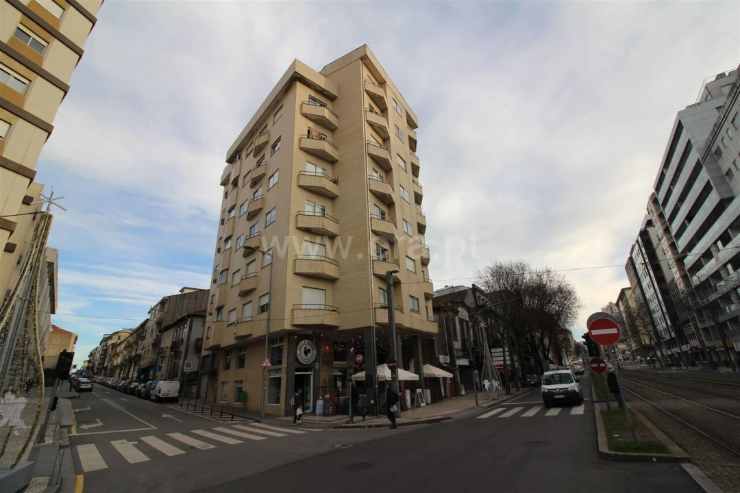 Armazém para Venda em Santa Marinha e São Pedro da Afurada Foto 2