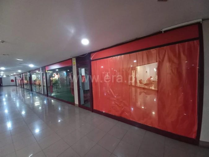 Loja para Venda em Mafamude e Vilar do Paraíso Foto 2