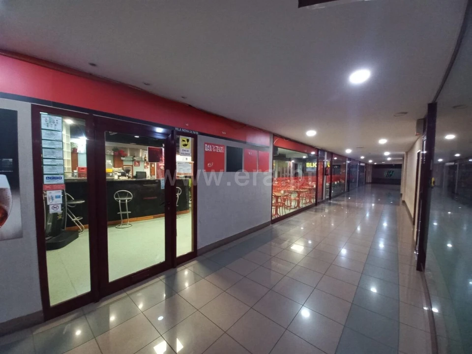 Loja para Venda em Mafamude e Vilar do Paraíso Foto 1