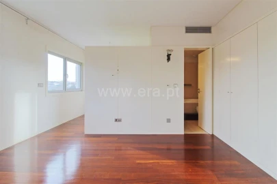 Apartamento T2 para Venda em Aldoar, Foz do Douro e Nevogilde