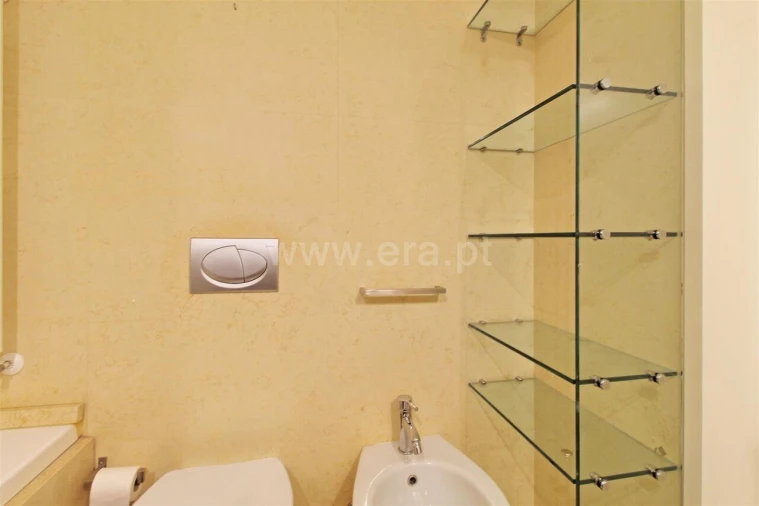 Apartamento T2 para Venda em Aldoar, Foz do Douro e Nevogilde Foto 17