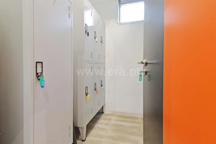 Loja para Venda em Vilar de Andorinho Foto 9