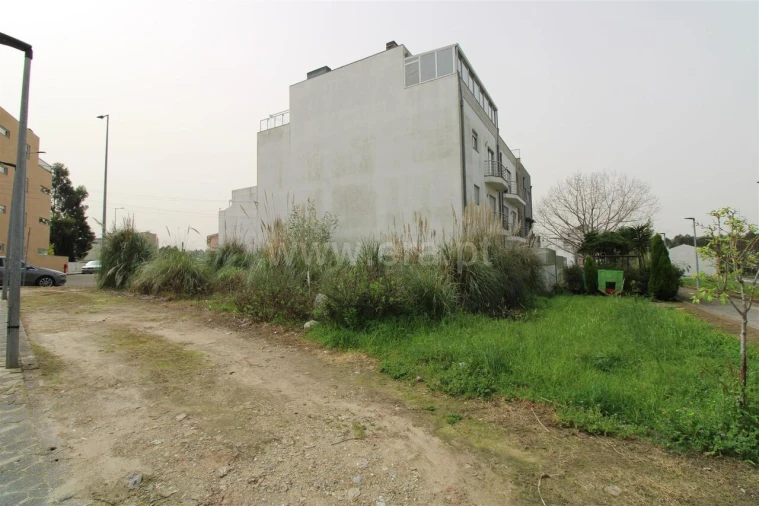 Terreno para Venda em Pedroso e Seixezelo Foto 1