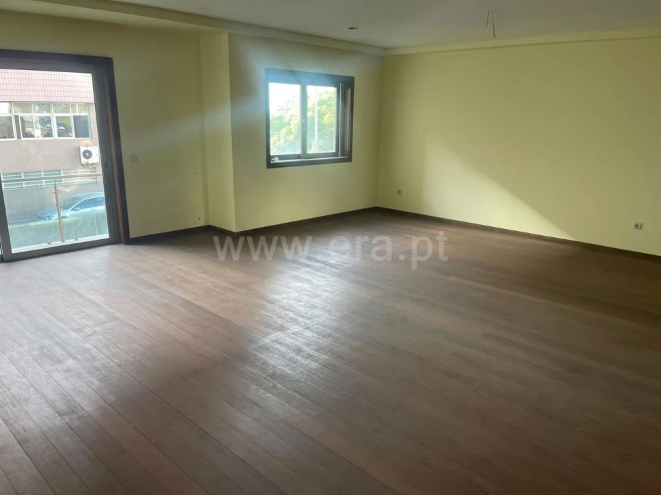 Moradia T4 para Venda em Mafamude e Vilar do Paraíso Foto 2