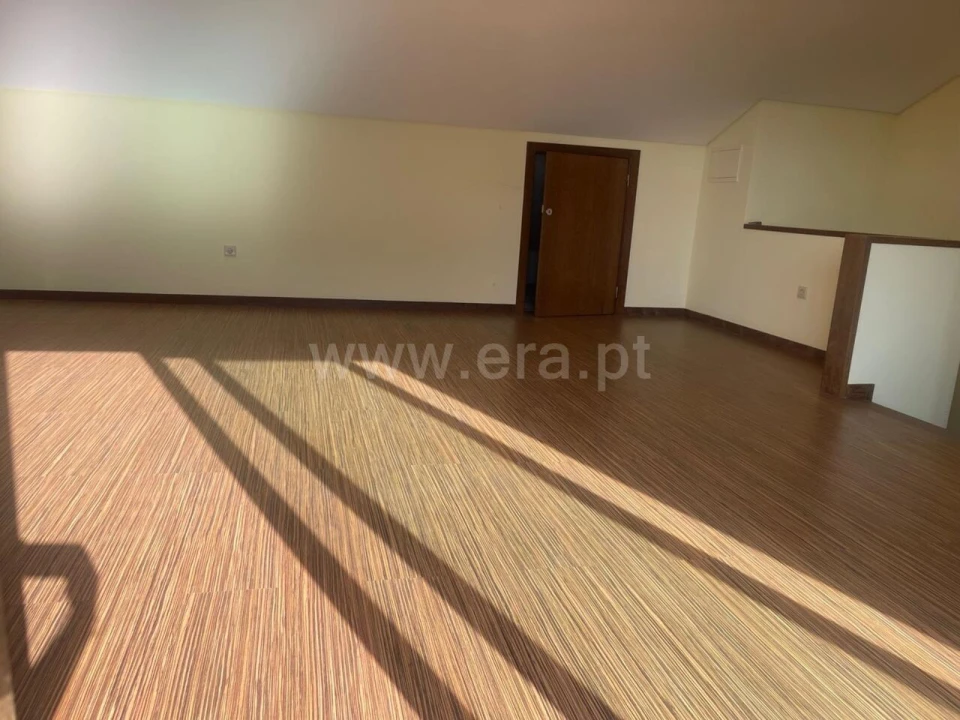 Moradia T4 para Venda em Mafamude e Vilar do Paraíso Foto 11